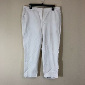 Halogen ‘Taylor’ fit white capri chino trousers